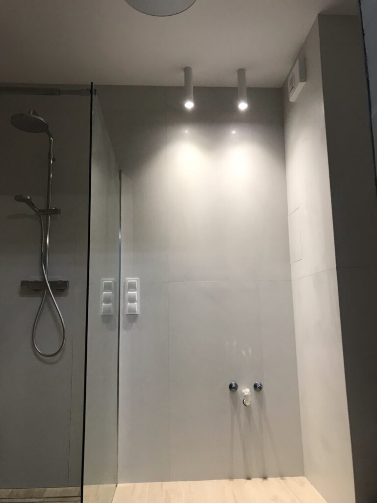 Płytki wielkoformatowe w łazience