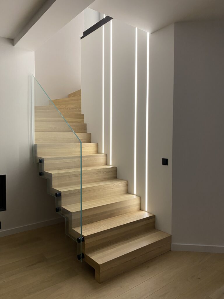 Schody z oświetleniem